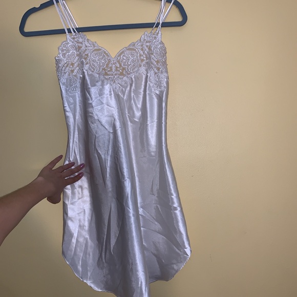 Vintage Beaded Lace Creamy Ivory White Bridal Slip - Picture 4 of 4